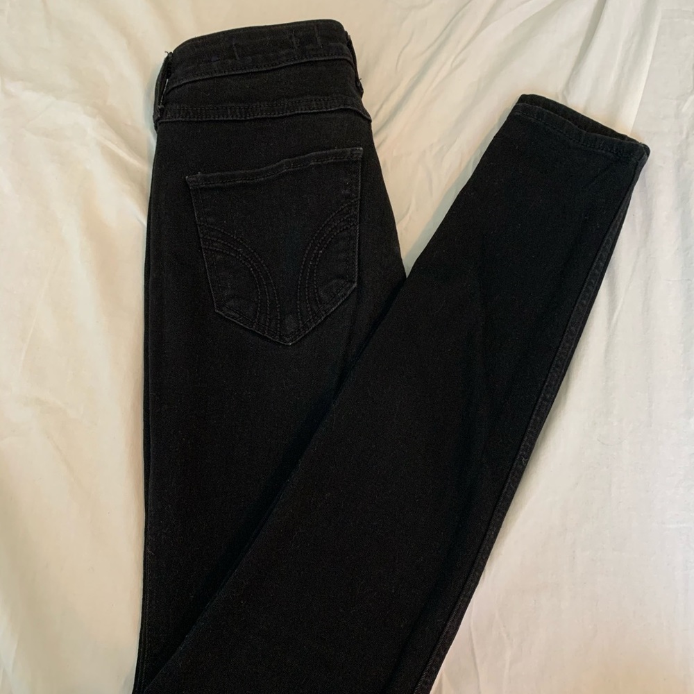 Hollister High rise super skinny jean size 1R W25